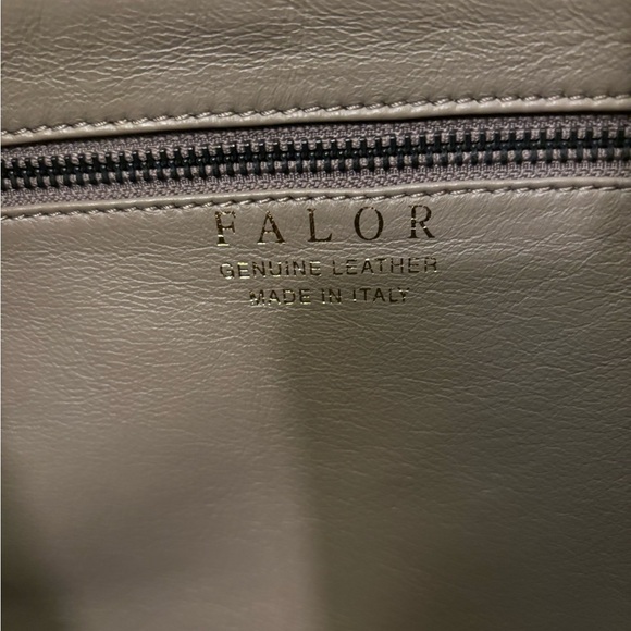 Falor Made in Italy Leather Woven Bag in Neutral Taupe Color. - Picture 11 of 17